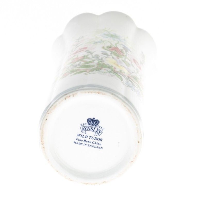Aynsley Porcelain Ceramic Wild Tudor Pattern Floral Vase photo furniture