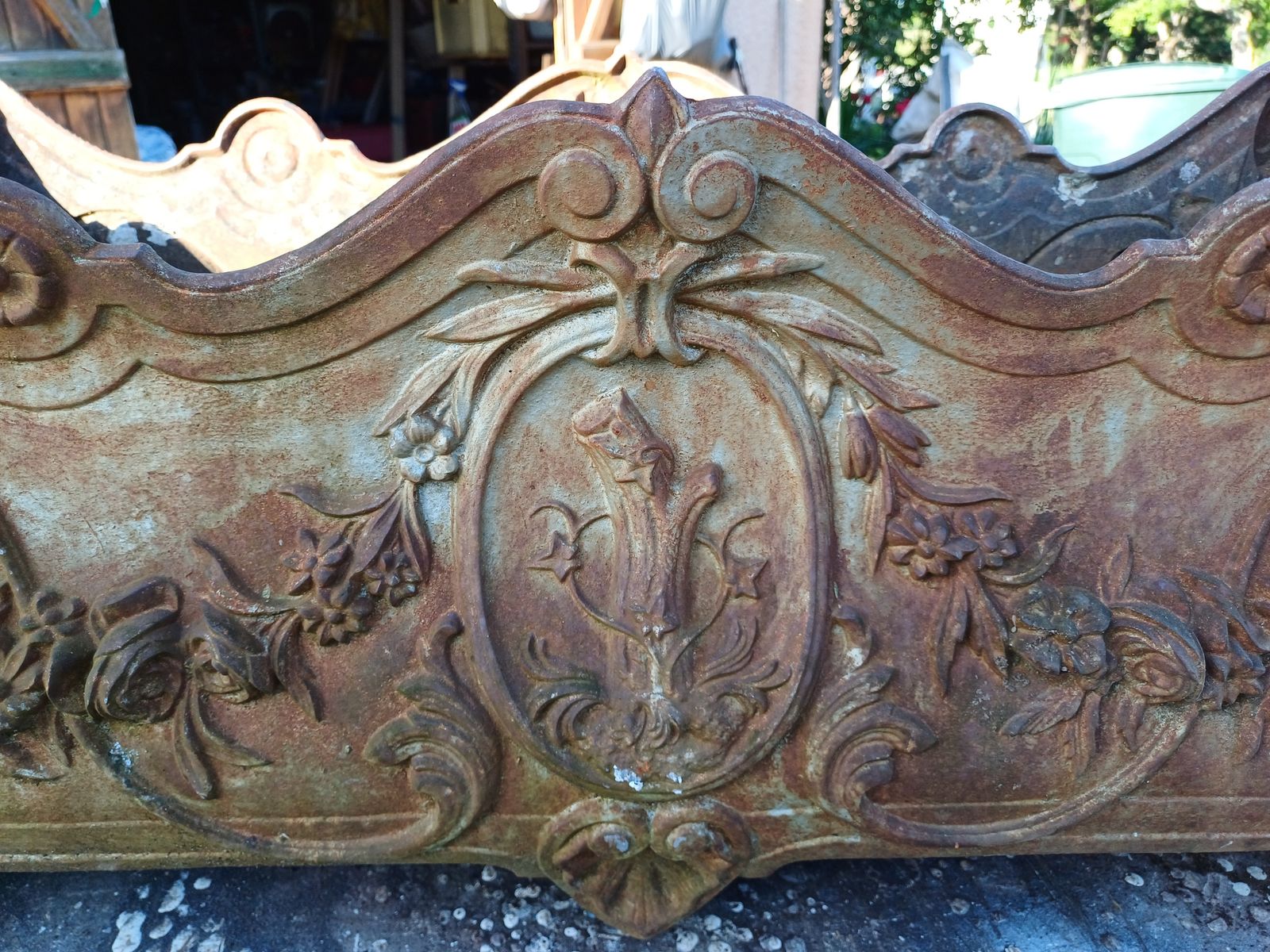 Large 1900 Cast Iron Planter In Rocaille Style: Charleville   Mézières photo vinterior