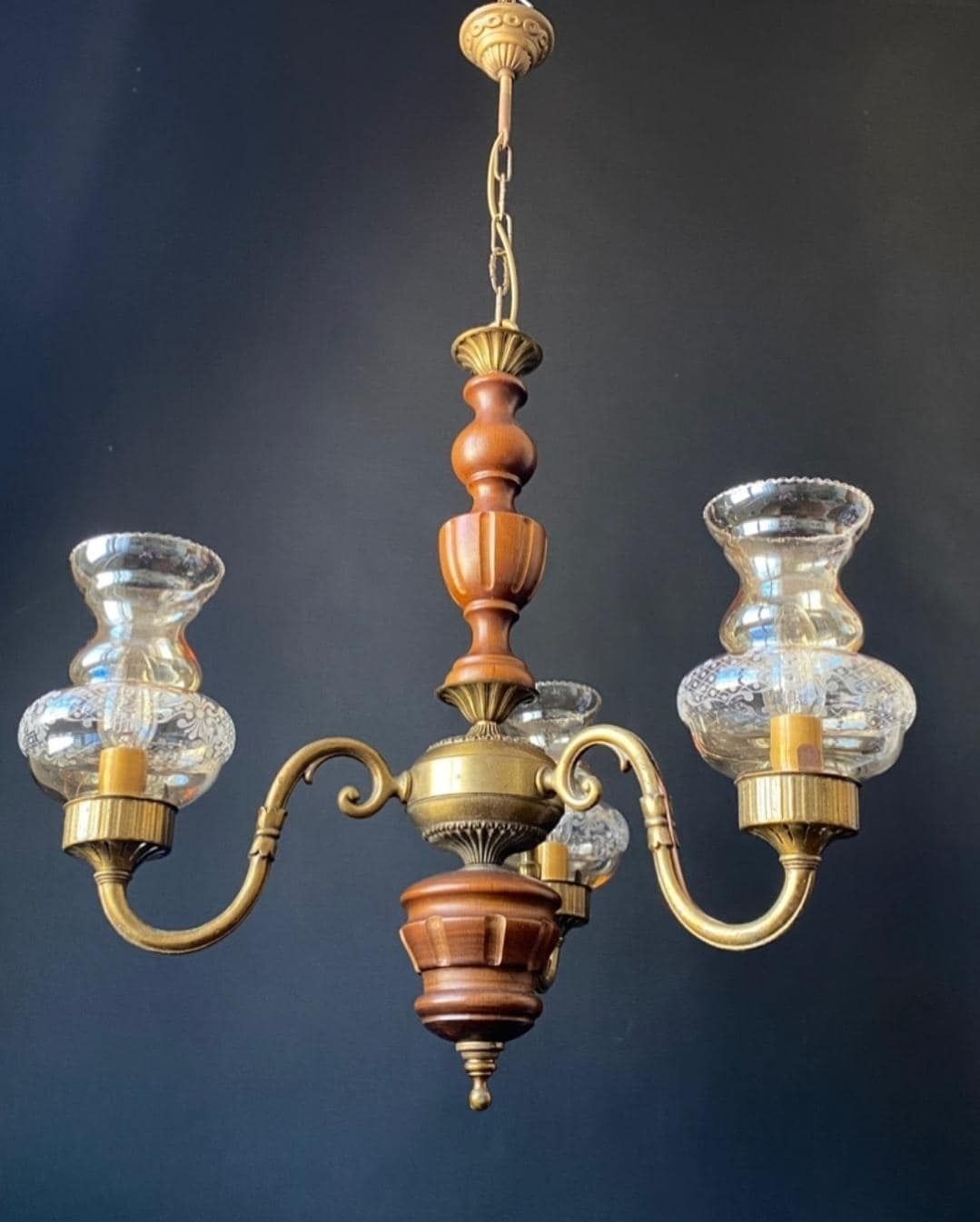 Italian Vintage Chandelier In Brass And Wood photo Lighting