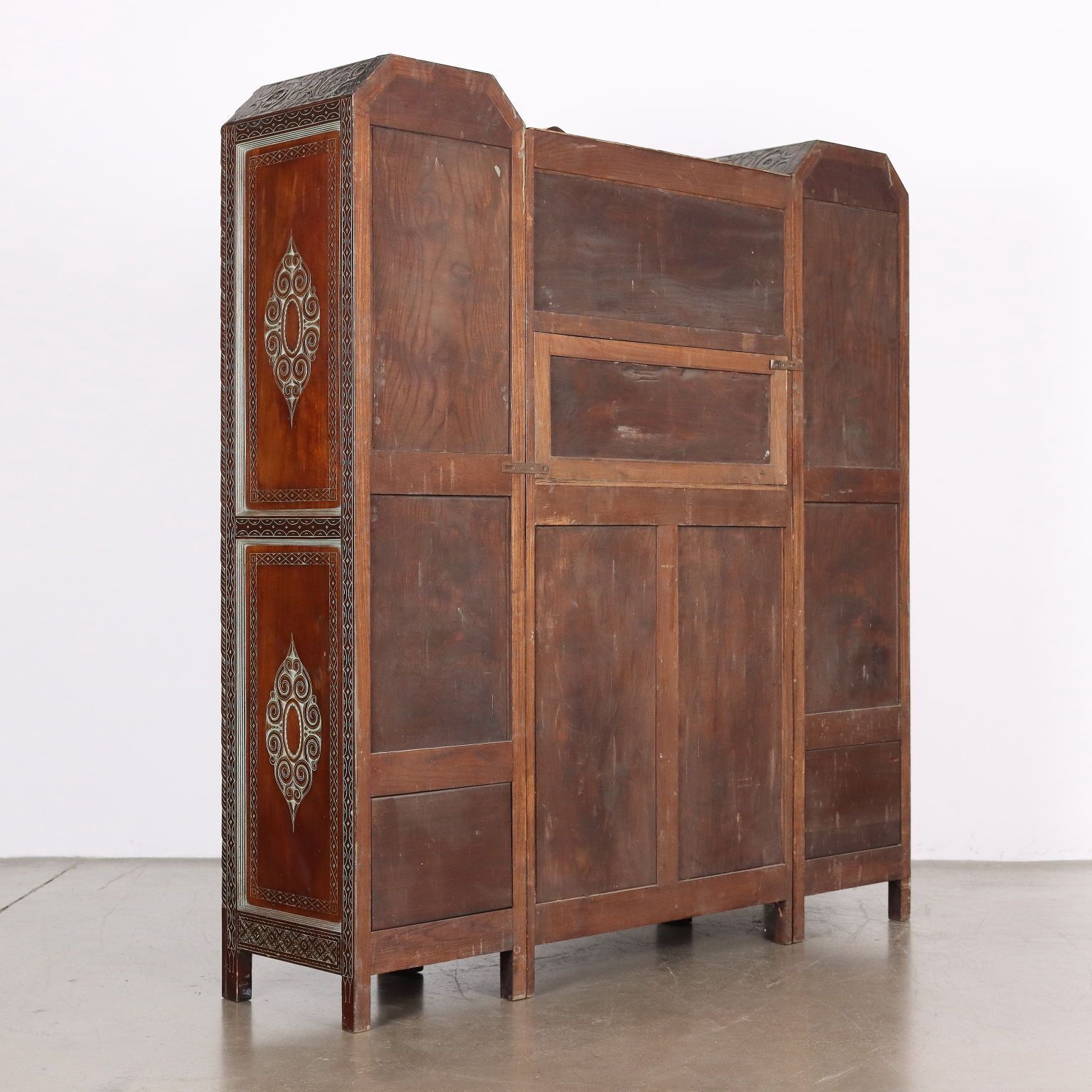 photo vinterior Antique Living Room Cabinet Ethnic Rino Galbiati XX Century