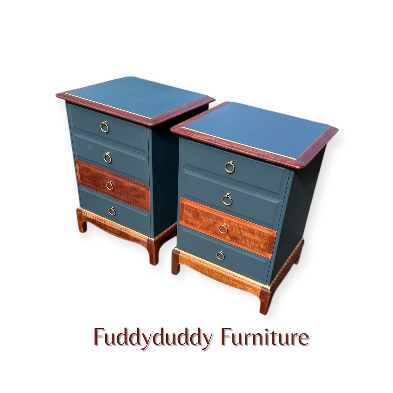Matching Stag Bedroom Furniture Set photo 550.0