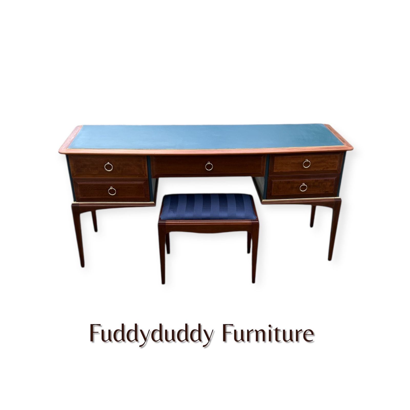 Matching Stag Bedroom Furniture Set photo vintage