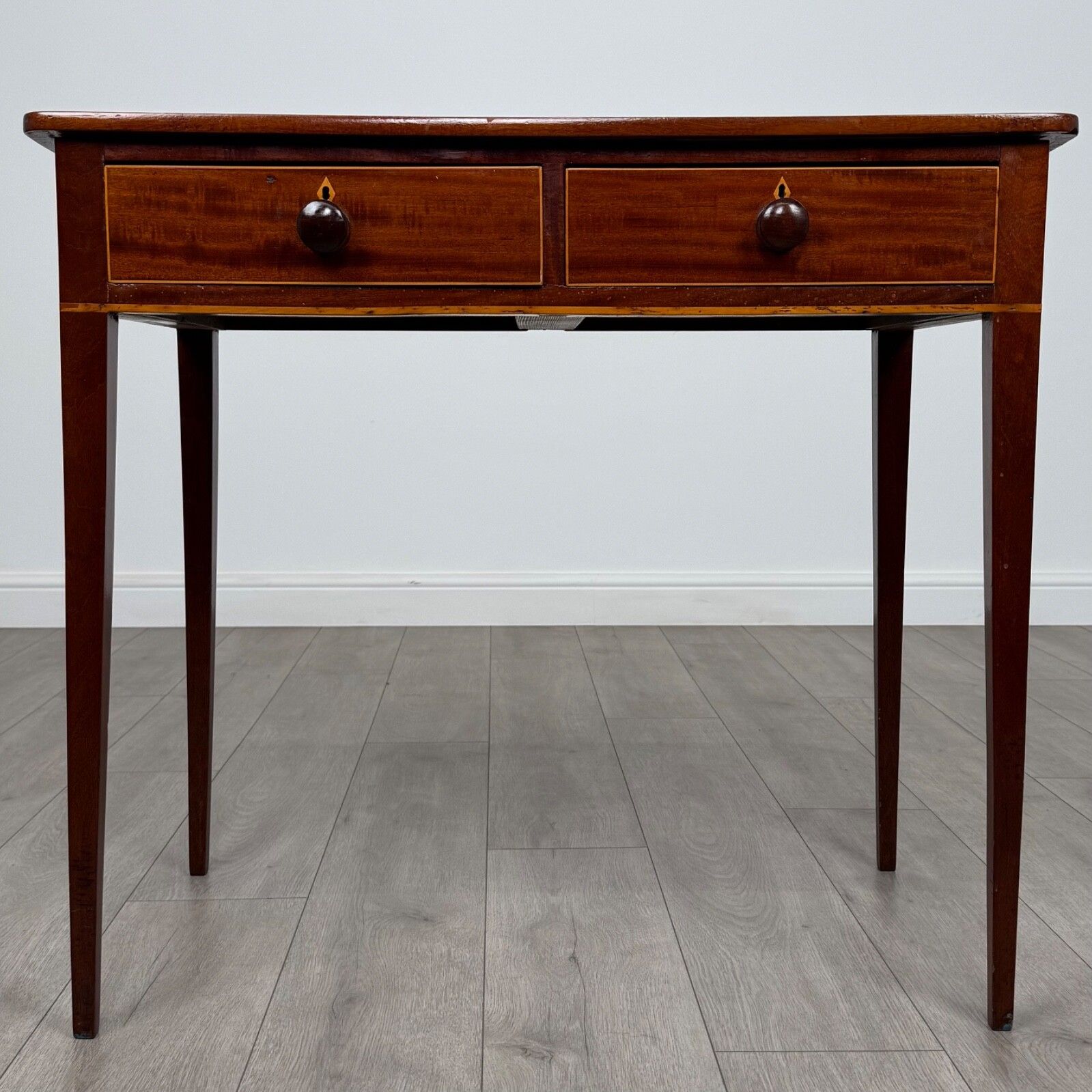 Antique 18th Century Good Quality Writing Table In Mahogany
