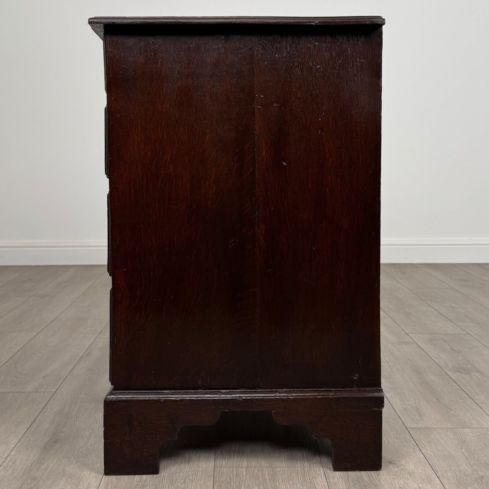 Antique 18th Century Fine Quality Chest Of Drawers In Oak photo for sale