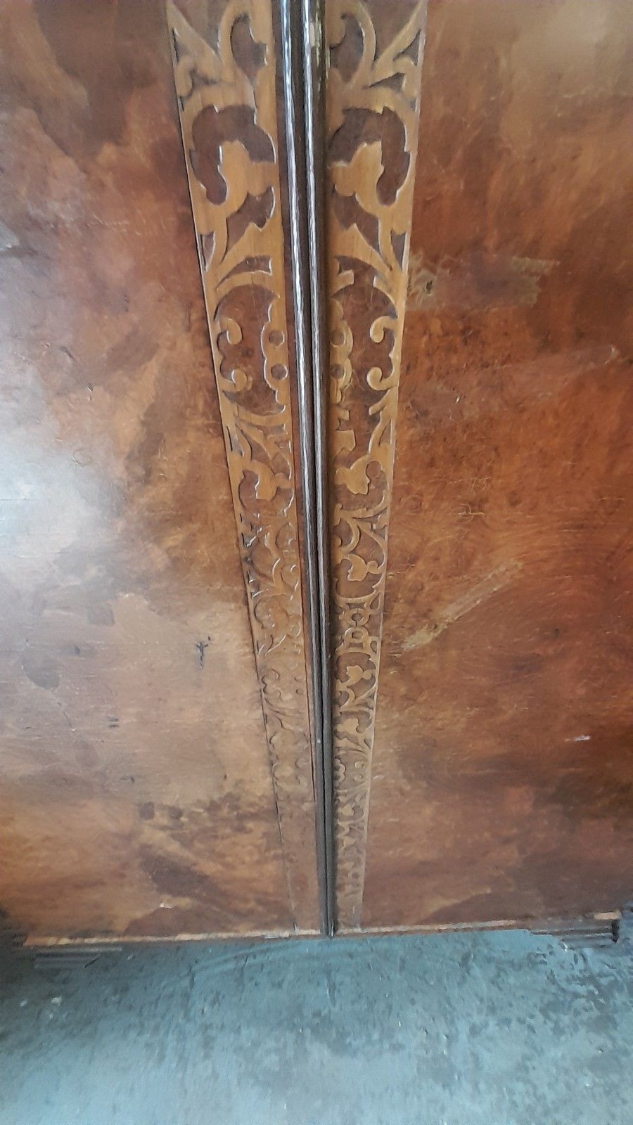 Art Deco Burr Walnut Art Deco 2 Door Wrdrobe photo 349.0