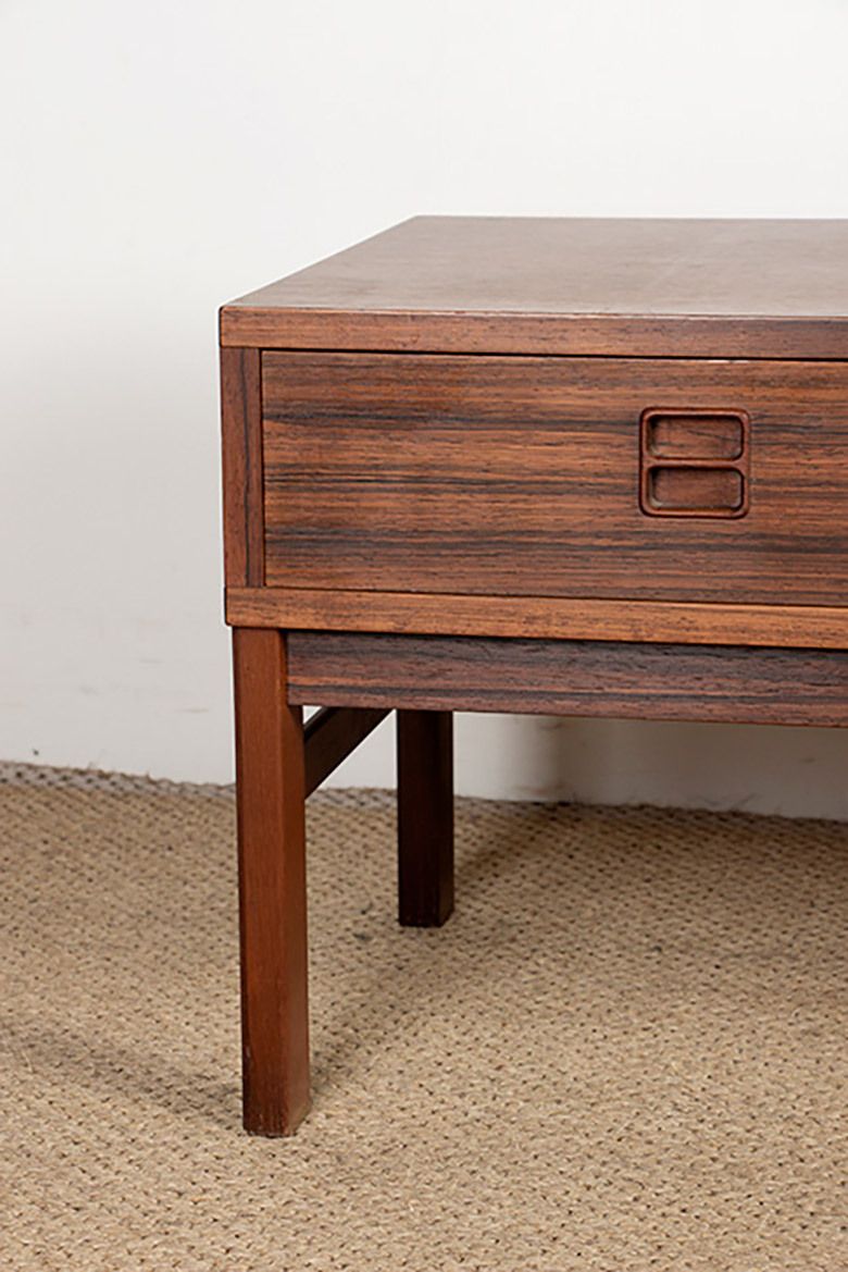 Mobilier Petite commode, meuble d'entrée ou d'appoint, danoise en palissandre, 1960. photo
