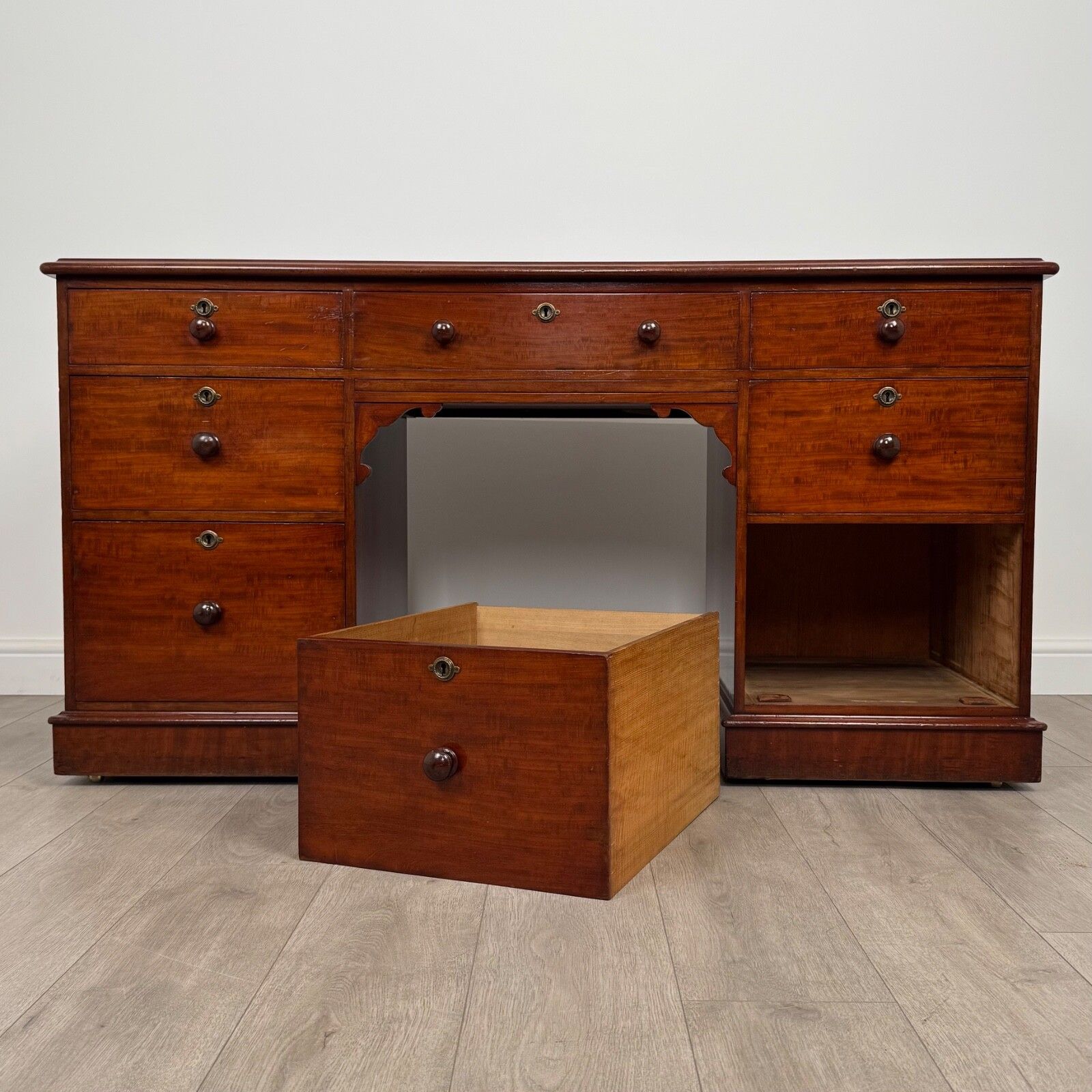 Furniture Antique 19th Century Finest Quality Desk In Mahogany photo