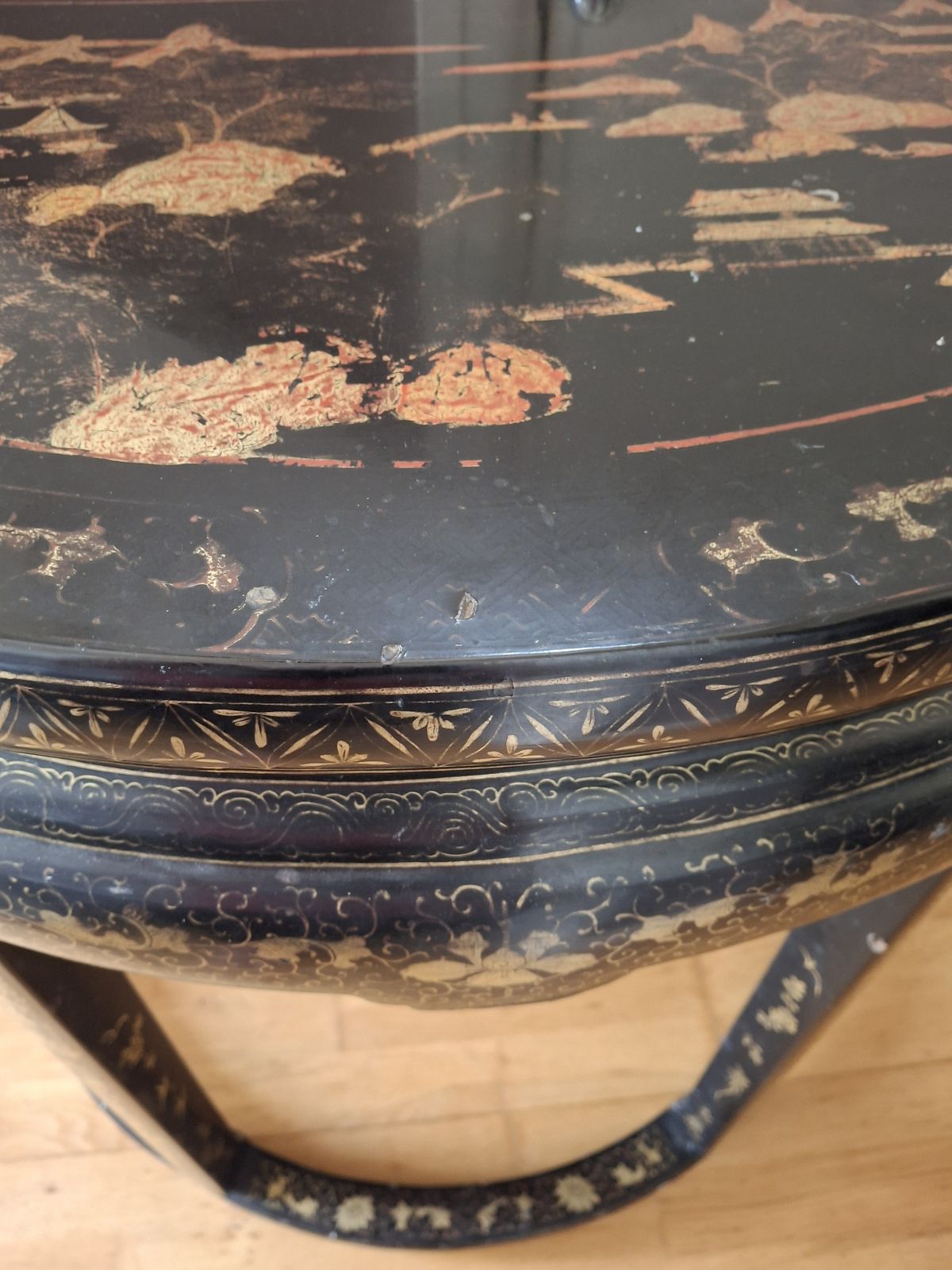 Late 19th Export Gilt And Black Lacquered Demi Lune Table photo 300.0