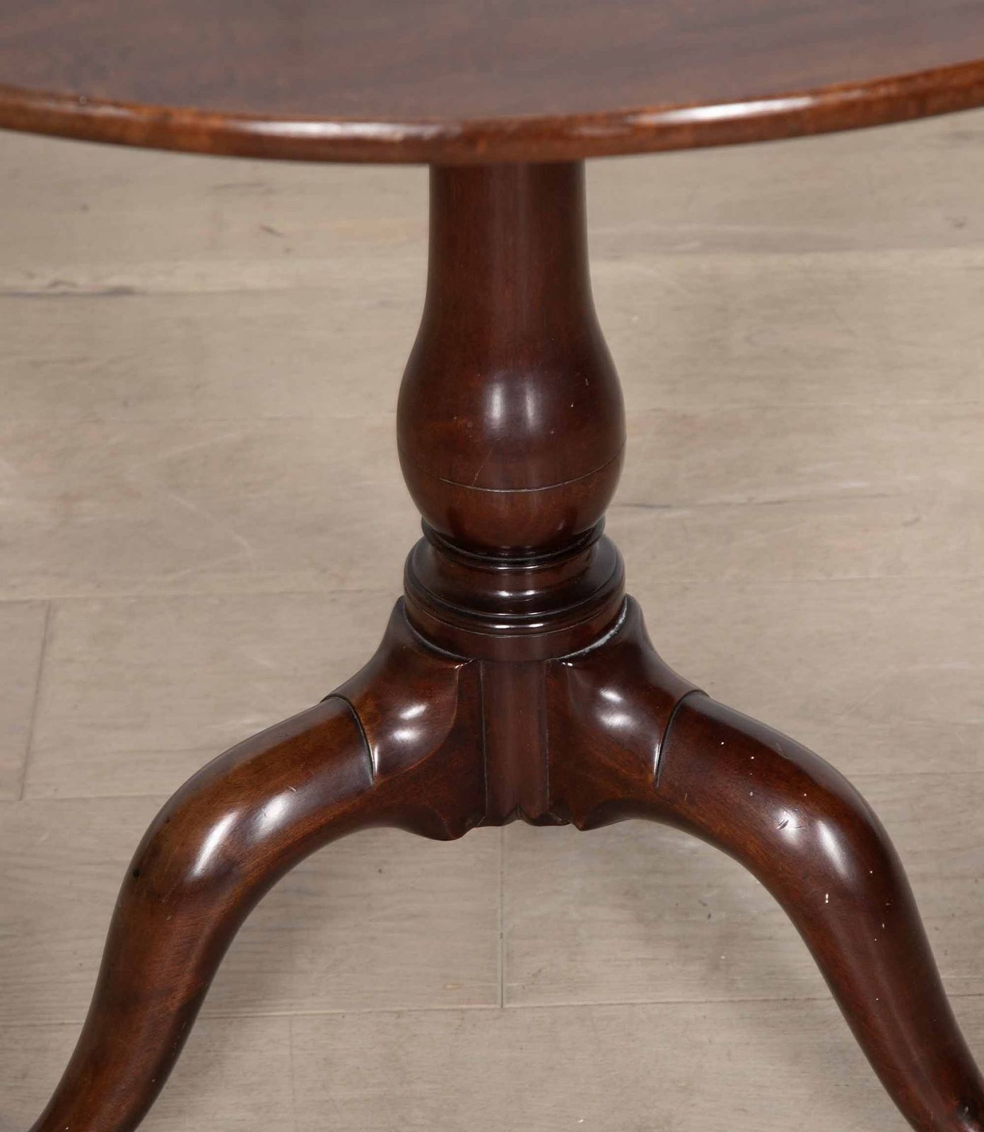 Late 18th Century Georgian Mahogany Tripod Table photo Furniture