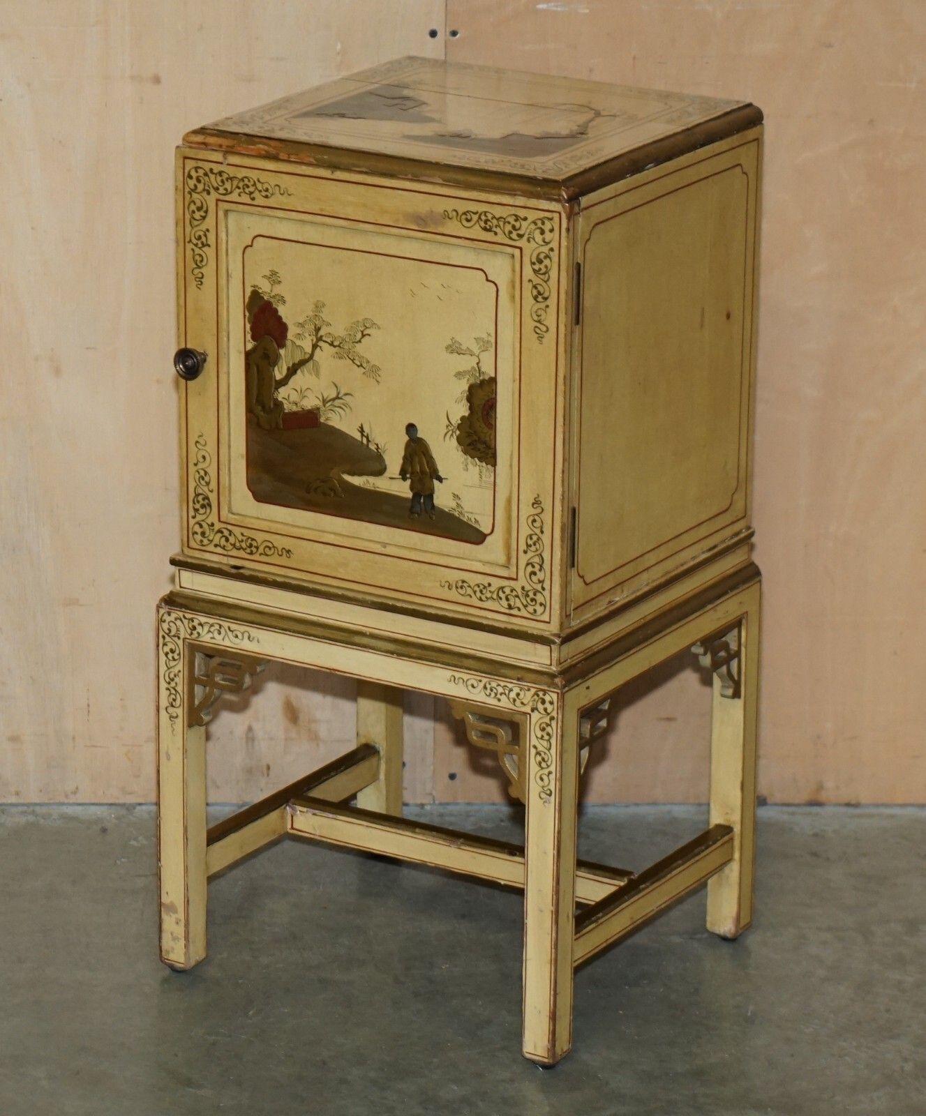 Pair Of Antique Chinese Export Hand Painted & Lacquered Nightstands Side Tables photo for sale