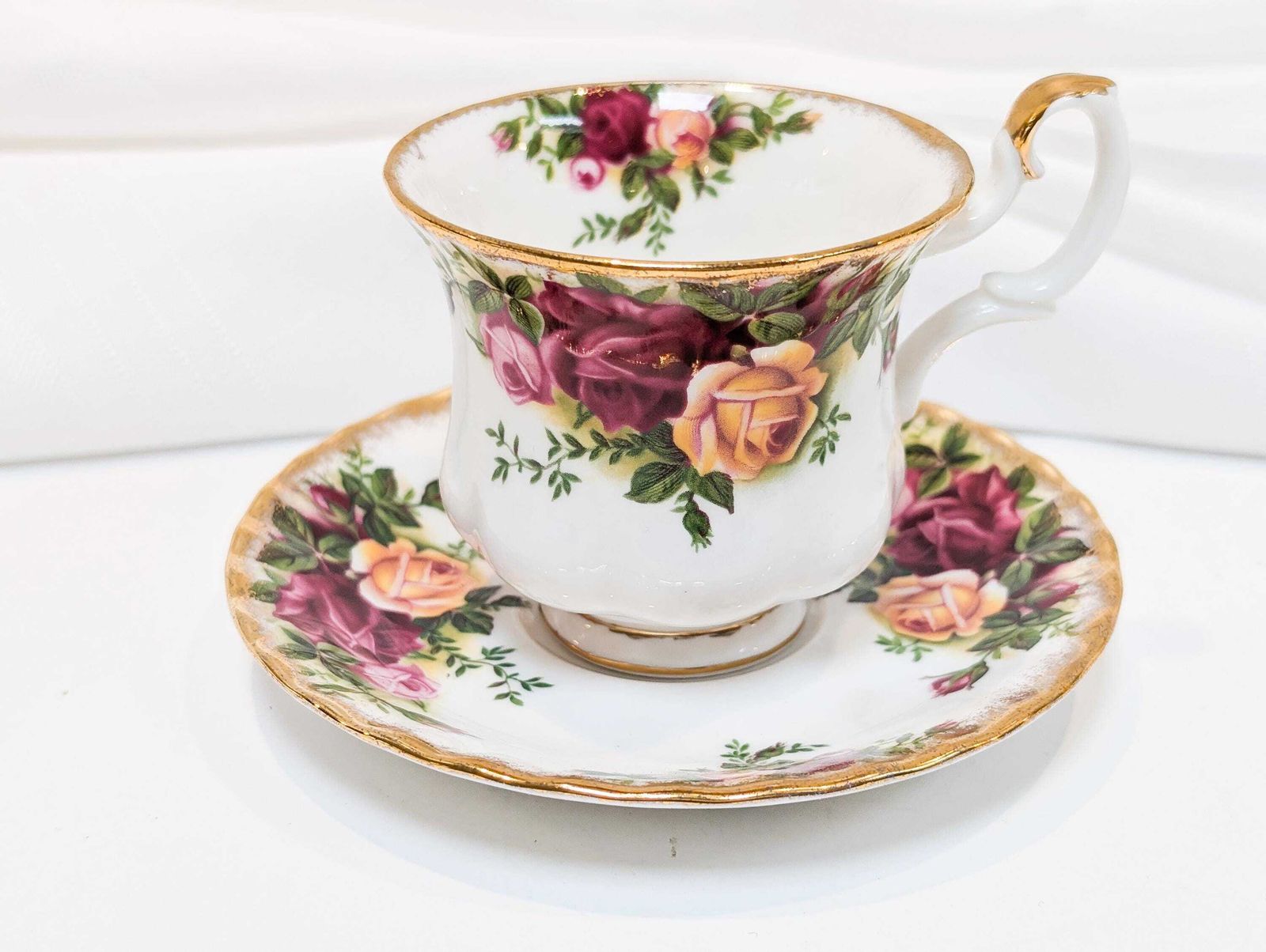 First Edition, 1st Quality Royal Albert Old Country Rose Small Teacup And Saucer Set Of 6. Made In England 1960s In Perfect Condition. photo for sale