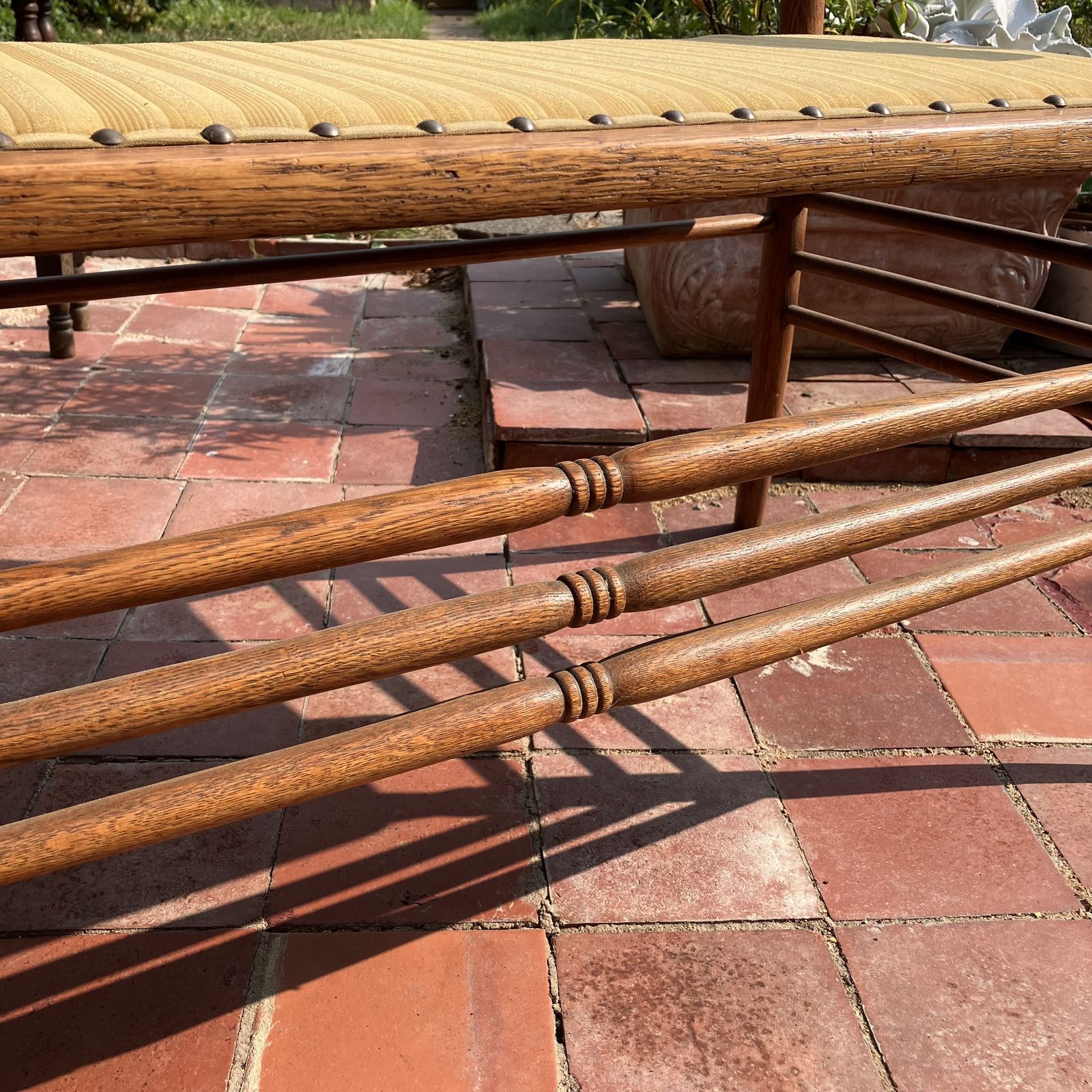 An American Arts & Crafts Two Seater Oak Bench From Haywood Wakefield photo vinterior