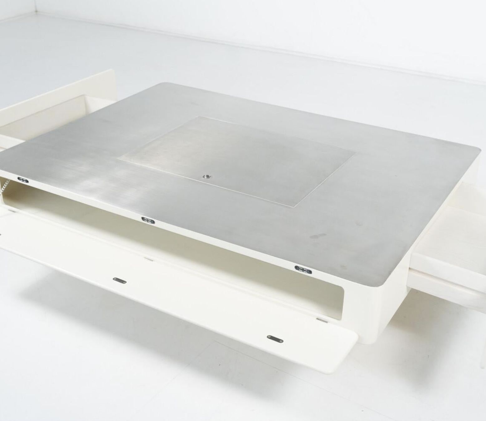 White Caori Coffee Table By Vico Magistretti For Gavina, Italy, 1960s photo vinterior