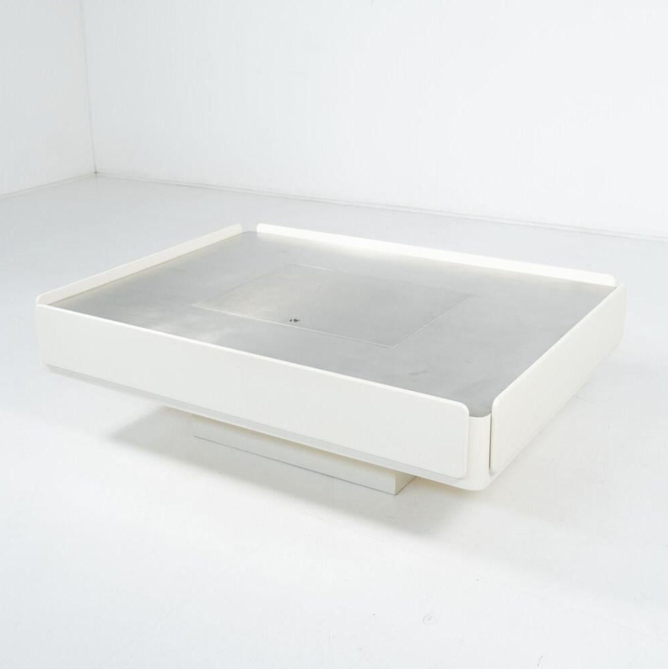 photo for sale White Caori Coffee Table By Vico Magistretti For Gavina, Italy, 1960s