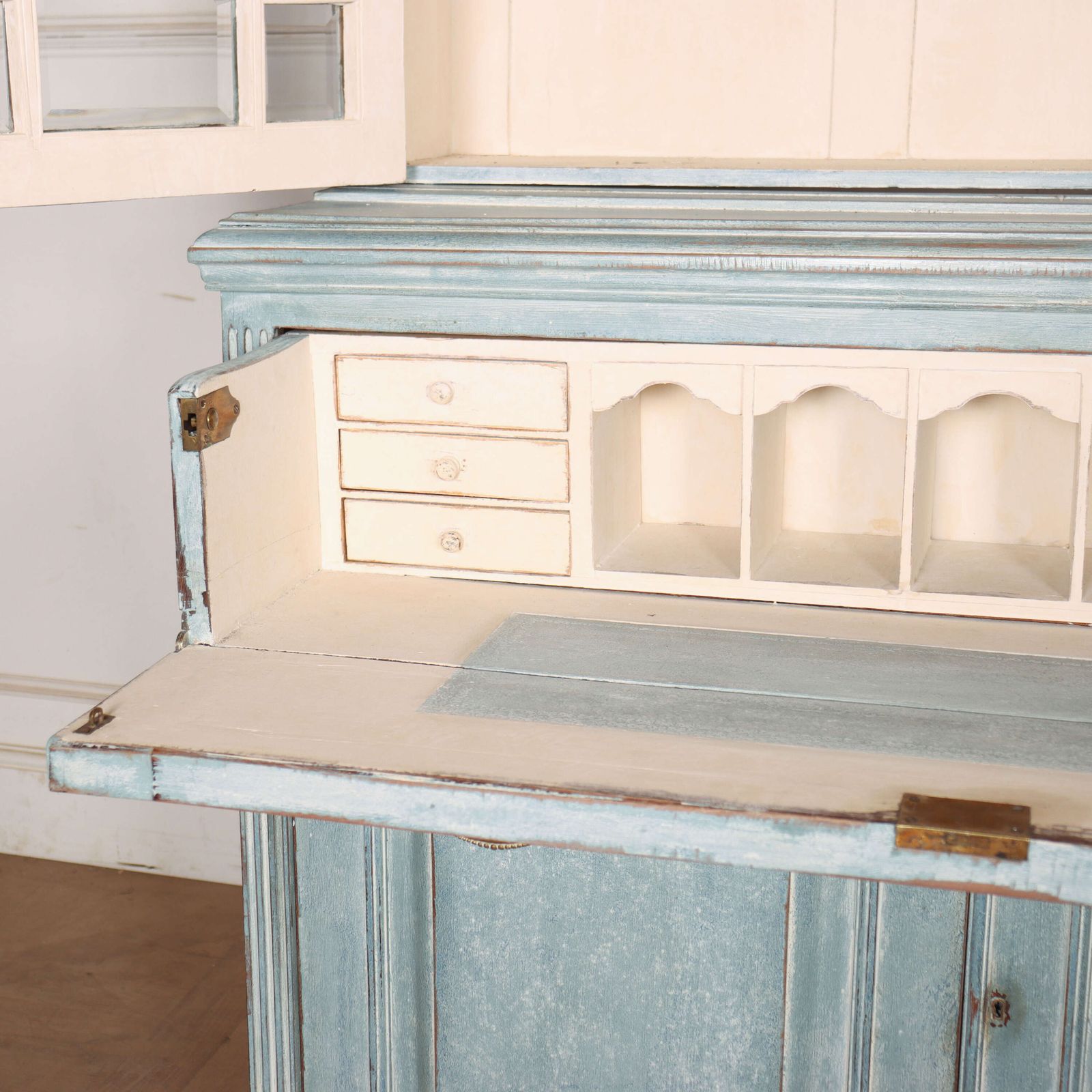 3300.0 English Painted Bookcase Secretaire photo
