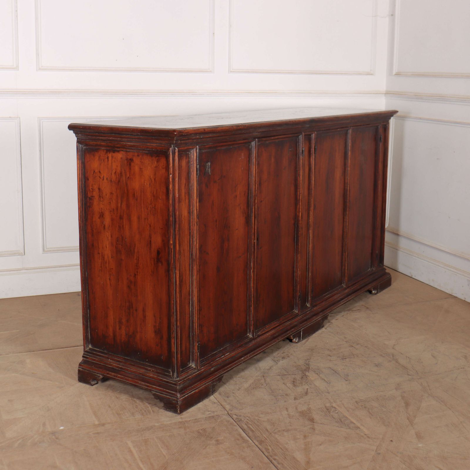 photo furniture Italian Walnut Sideboard, 1910s