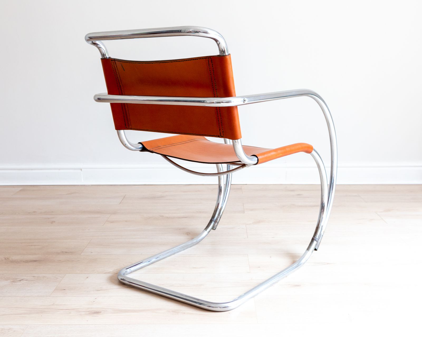 Mies Van Der Rohe Mr20 Cantilever Chair Chestnut Leather Chrome Bauhaus Mcm photo vinterior