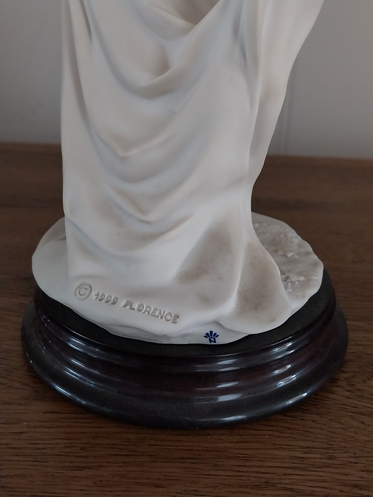 Giuseppe Armani Sweet Water Lady Figurine. Capodimonte. photo vinterior