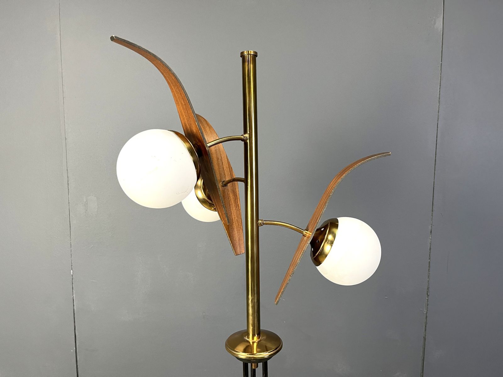Mid Century Italian Floor Lamp Attr. To Stilnovo, 1950s photo Lighting