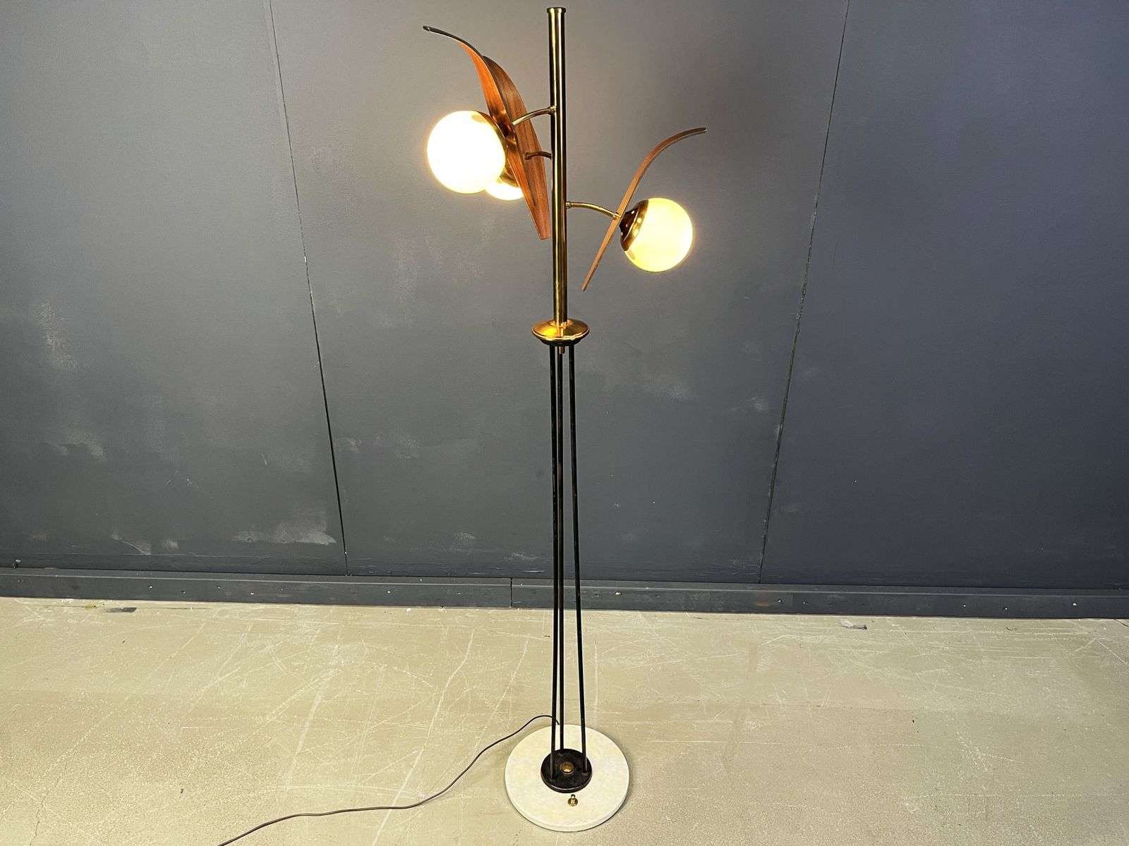 Mid Century Italian Floor Lamp Attr. To Stilnovo, 1950s photo buy