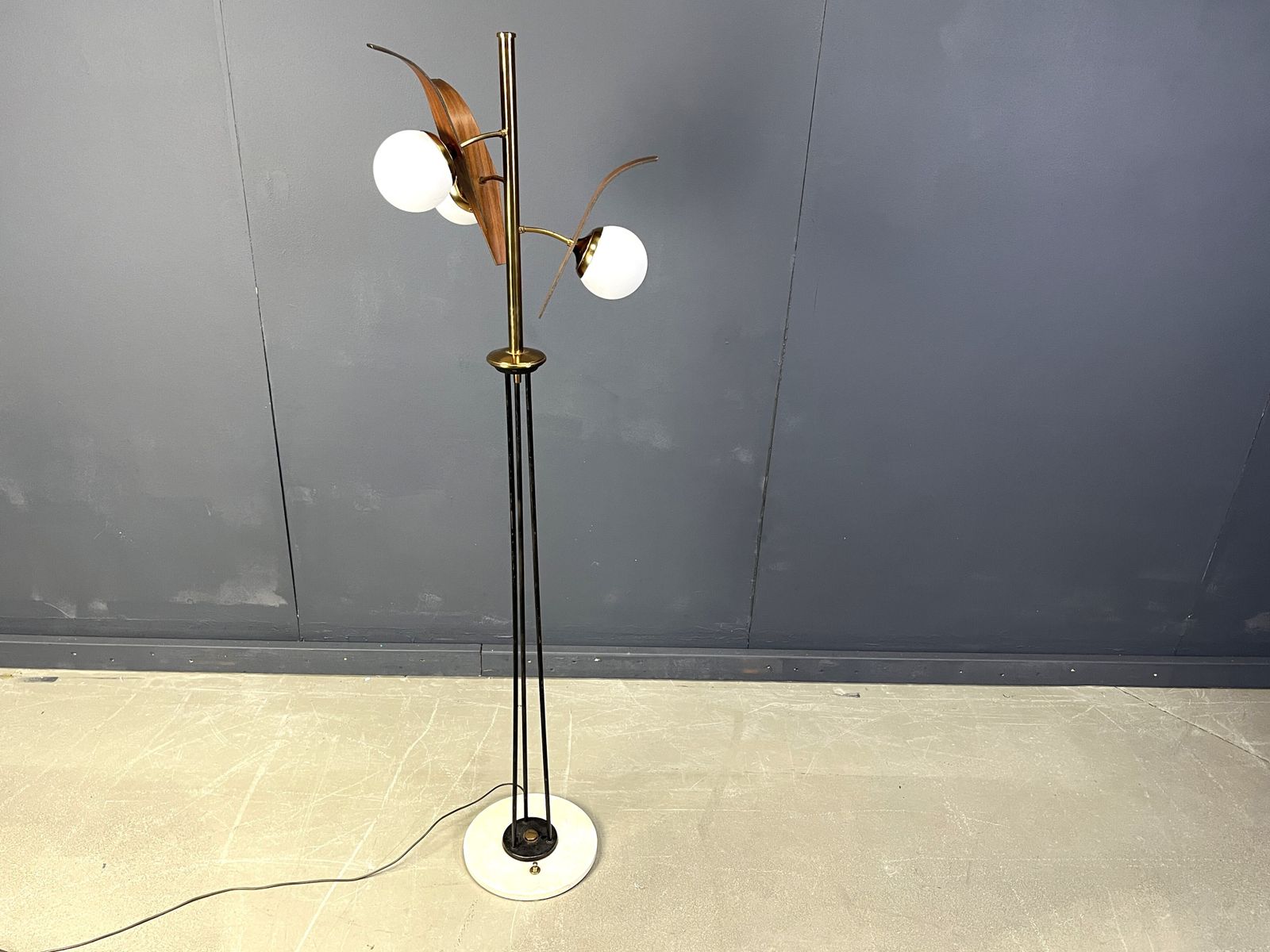 photo for sale Mid Century Italian Floor Lamp Attr. To Stilnovo, 1950s