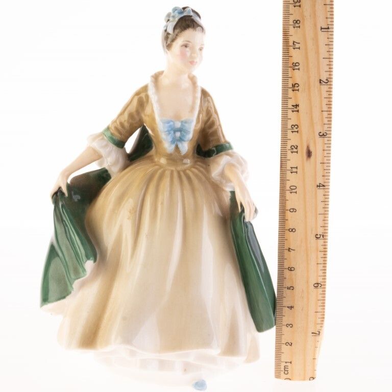 Royal Doulton Porcelain Ceramic Figure photo Home Decor