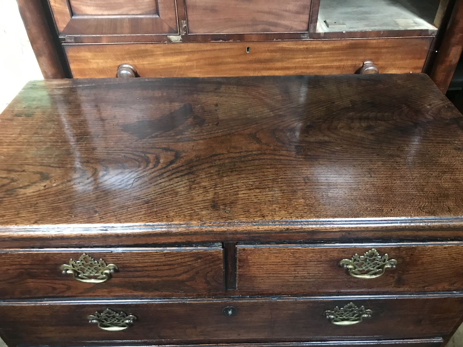 18th Century Oak Chest Of Drawers. photo 1000.0