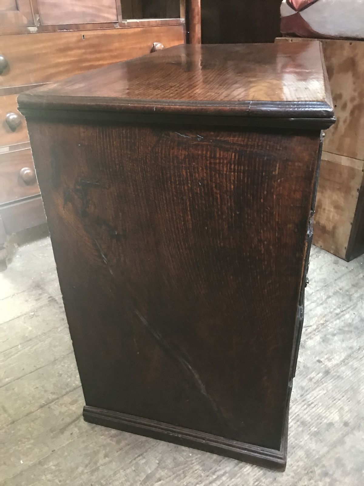 18th Century Oak Chest Of Drawers. photo vinterior