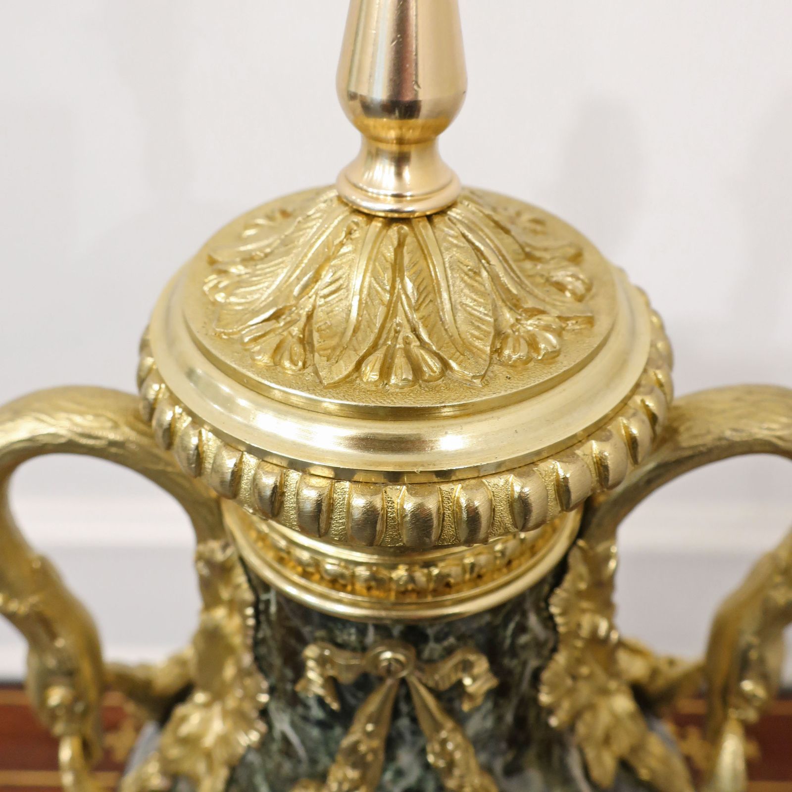 photo furniture Pair Of French Louis XVI Style Marble & Gilt Bronze Table Lamps