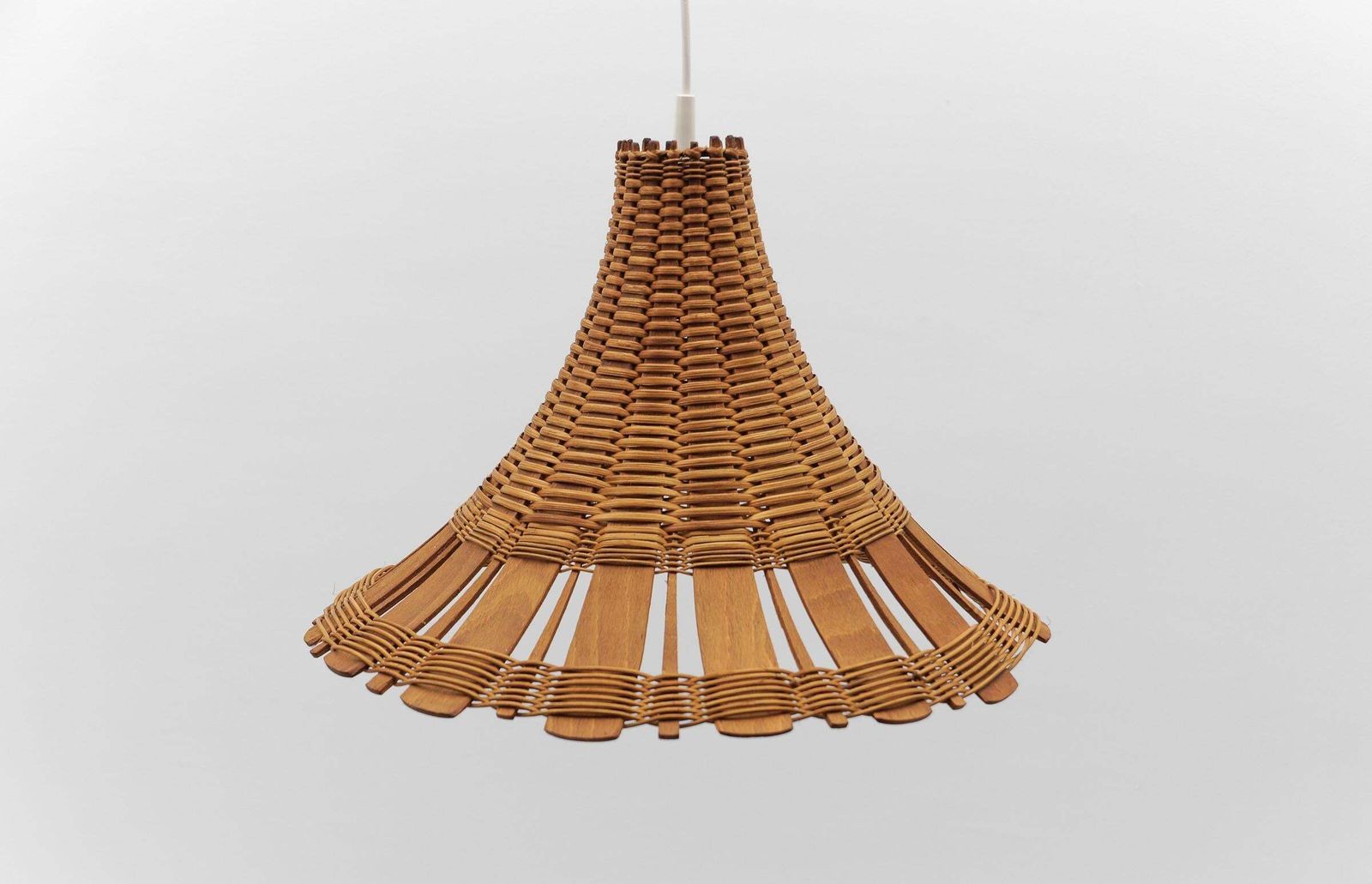 Lovely Mid Century Modern Rattan Wicker And Wood Pendant Lamp, 1960s Italy photo Lighting