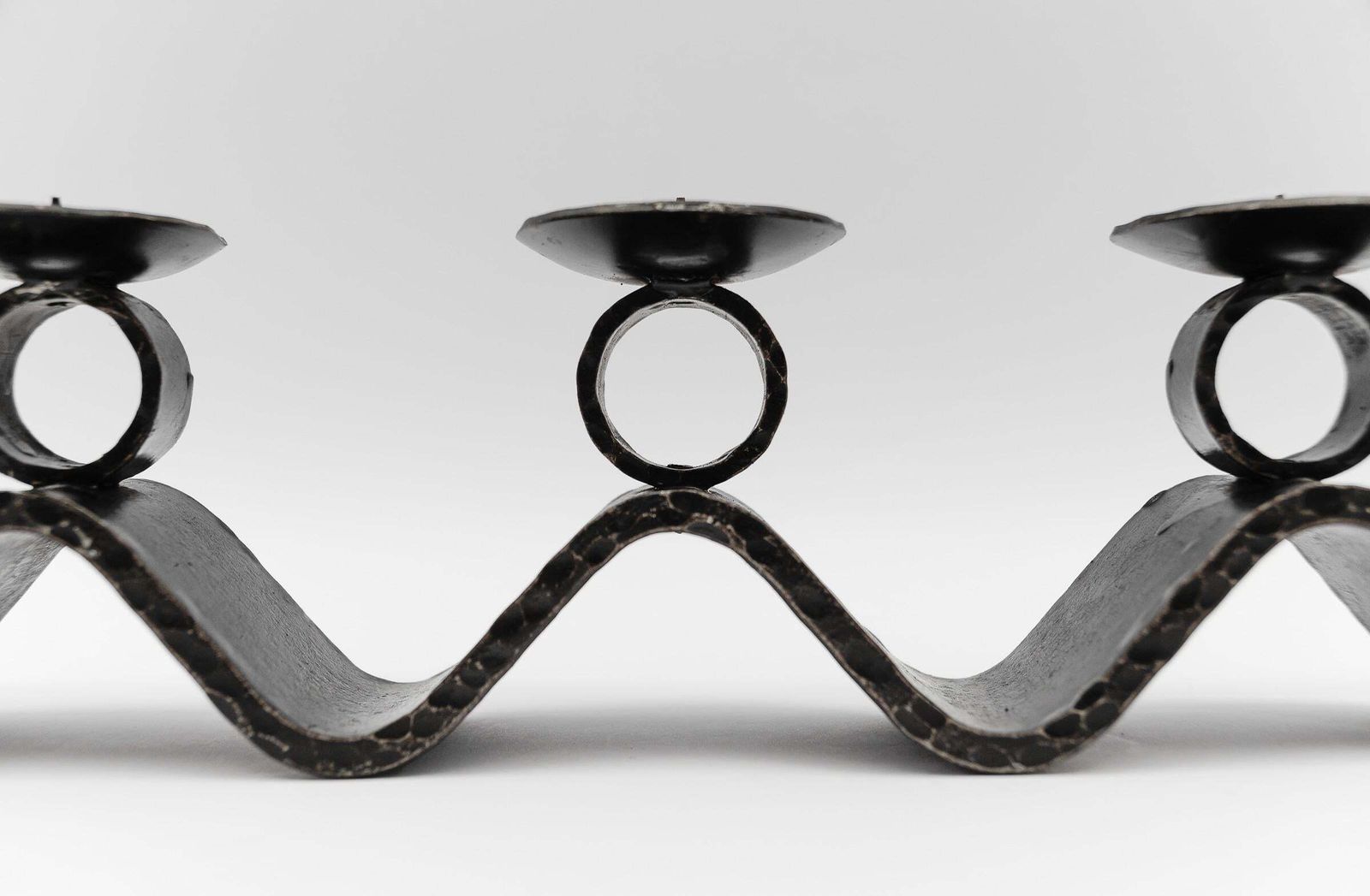 photo vinterior Wrought Iron Wave Handmade Artist Brutalist Candleholder, 1960s Austria