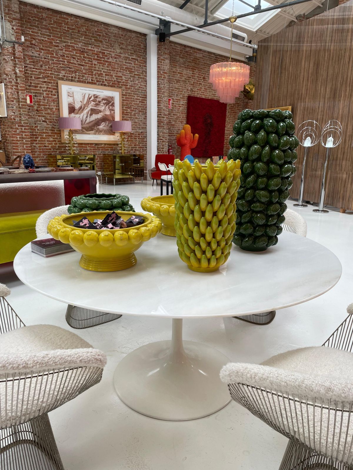 Tulip Dining Table Edited By Knoll Designed By Eero Saarinen photo vintage