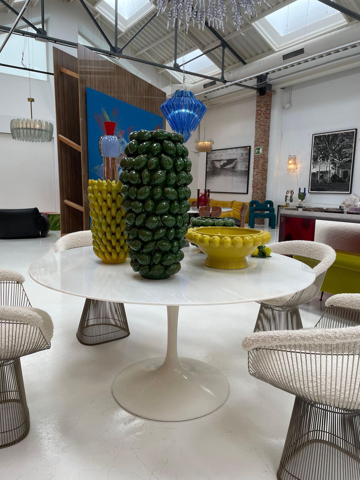 photo furniture Tulip Dining Table Edited By Knoll Designed By Eero Saarinen