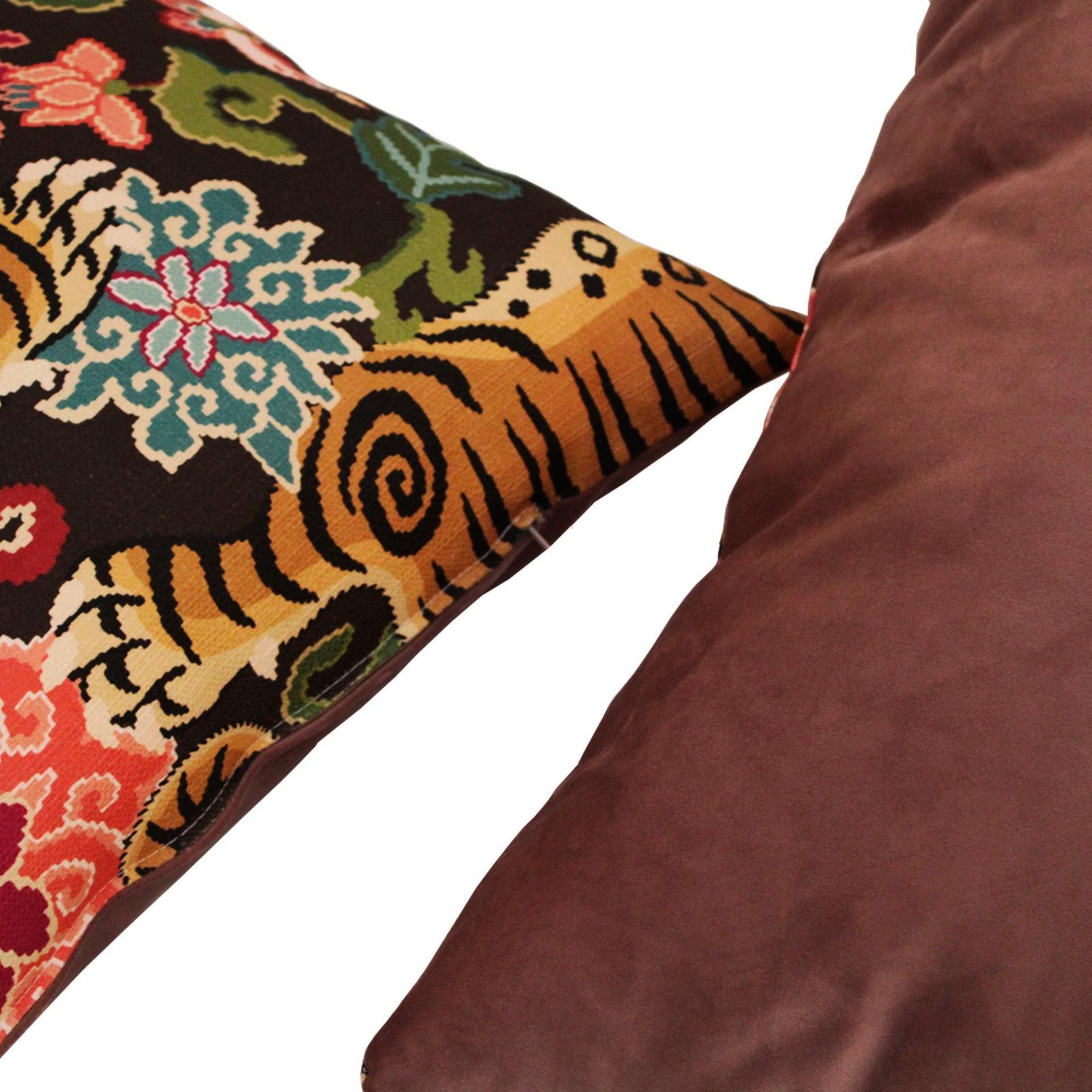 Cushion Withcontemporary Jungle Print In Velvet And Cotton photo Textiles