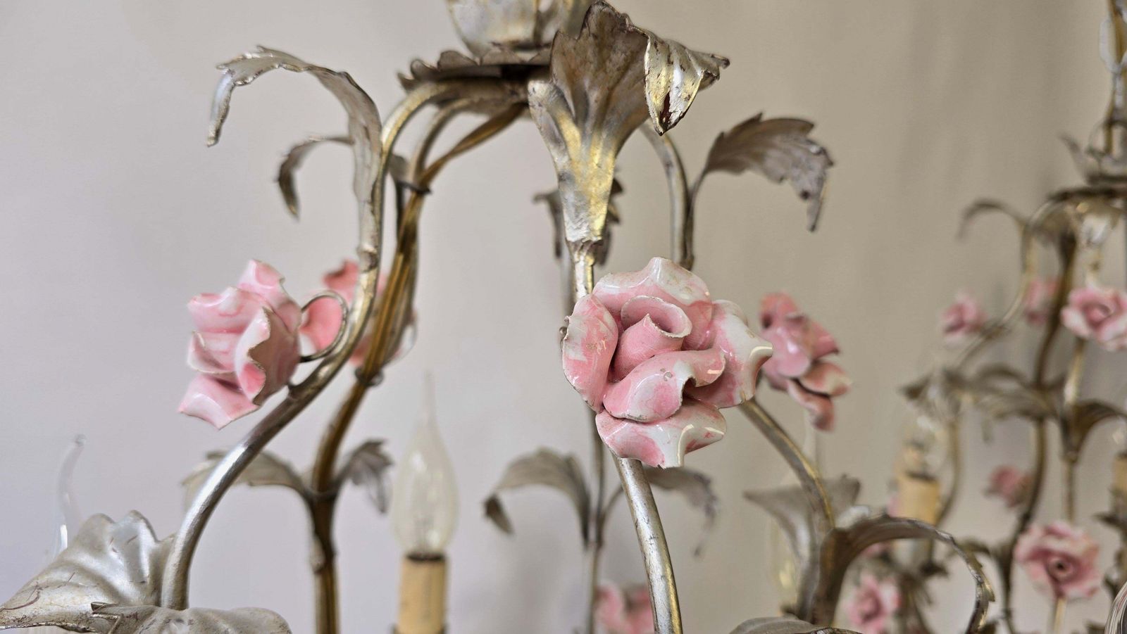Set Of Two Chandeliers With Porcelain Roses photo 2059.0