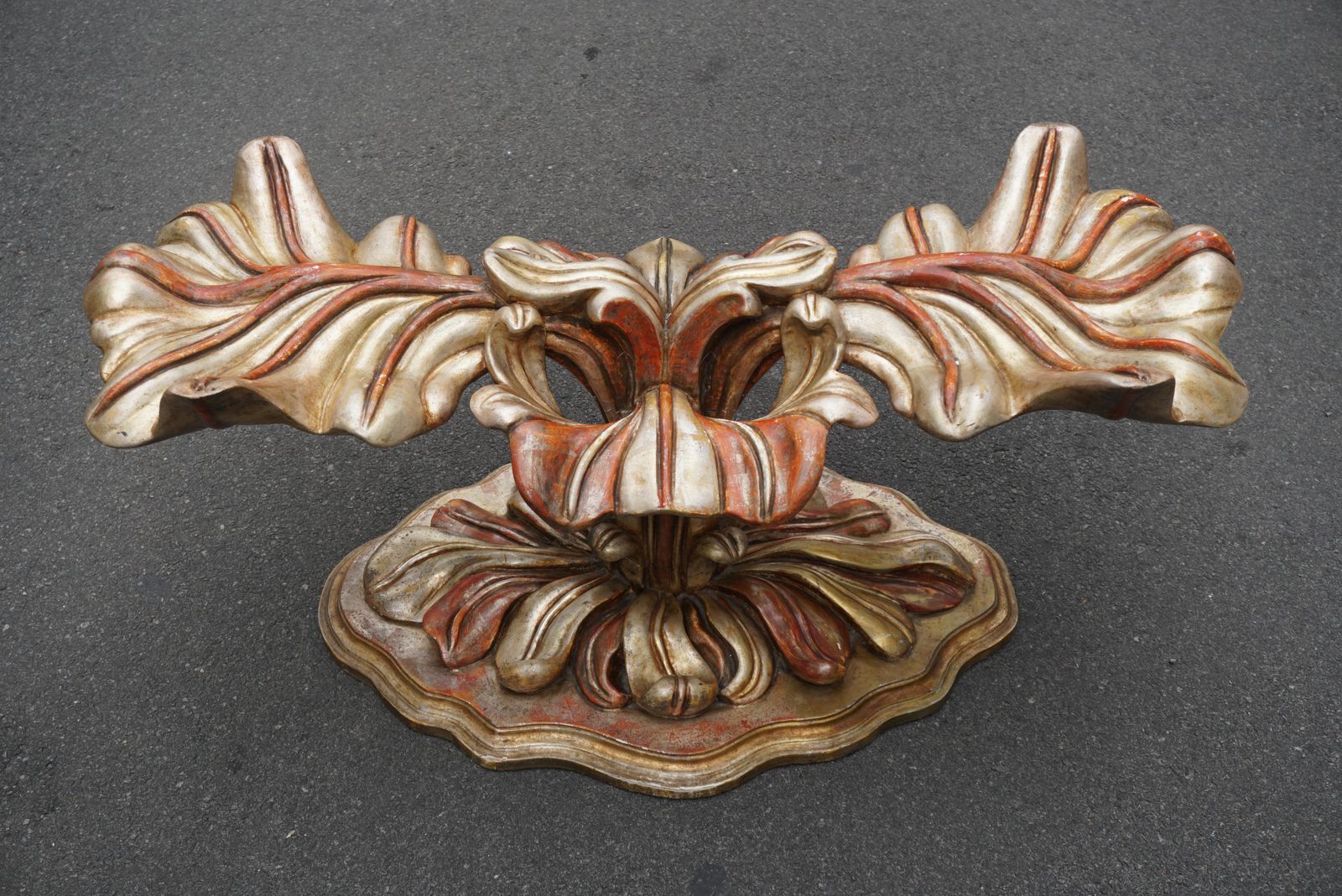photo vintage Italian Carved Wood Palm Tree Base Dining Table