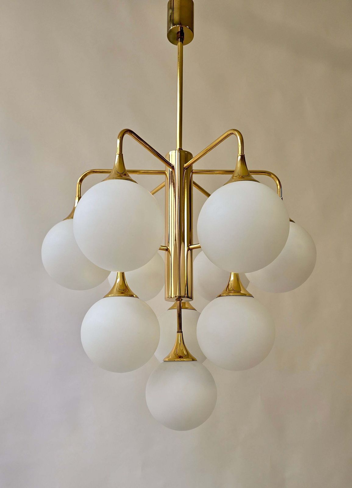 Exclusive Italian Chandelier With 10 Opaline Globes photo buy