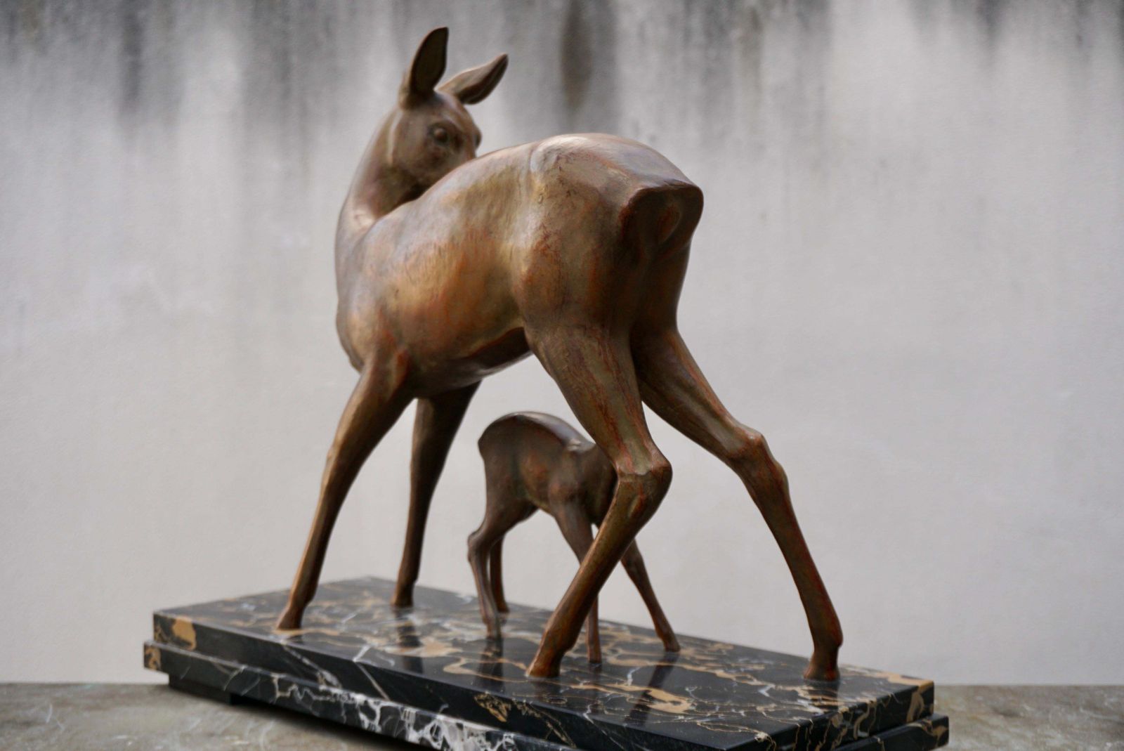 Art Deco Bronze Depicting A Doe And Its Fawn On A Black Marble Base photo vinterior