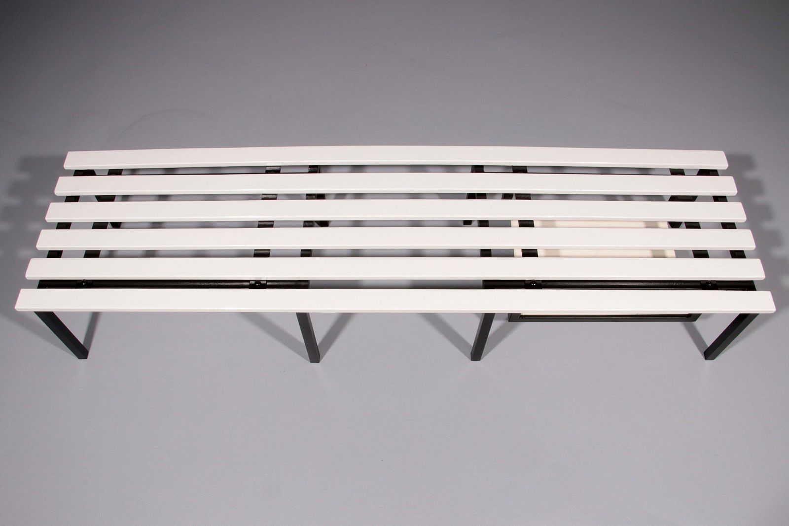 Elegant Vintage White Wooden Bench With Black Metal Frame – A Timeless Design photo buy