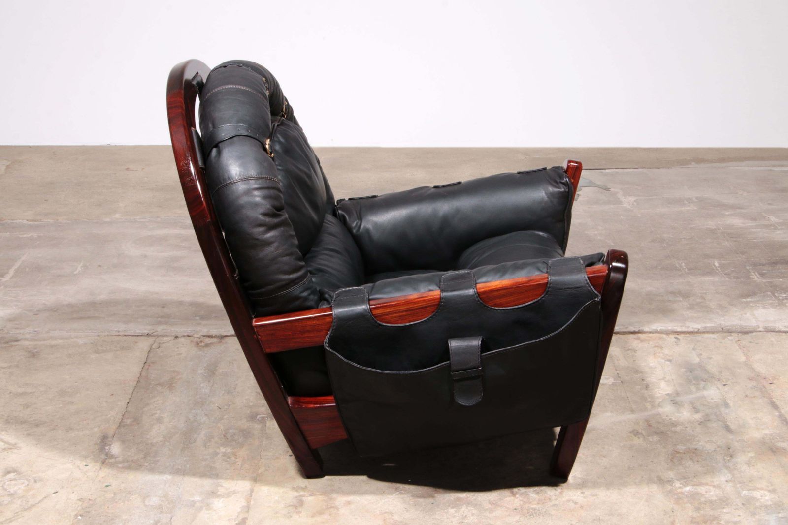 Luciano Frigerio "Rancero" Leather Lounge Chair   1970s Italian Design photo buy