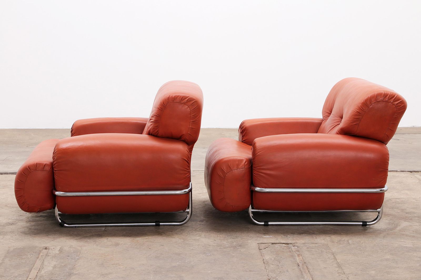 photo vinterior Guido Faleschini Leather Armchairs Vintage Style From Italy 1970