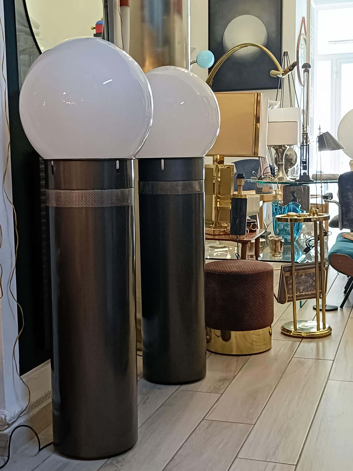 photo for sale Gae Aulenti For Artemide Floor Lamp "Oracolo" Gray, Italy 1970s