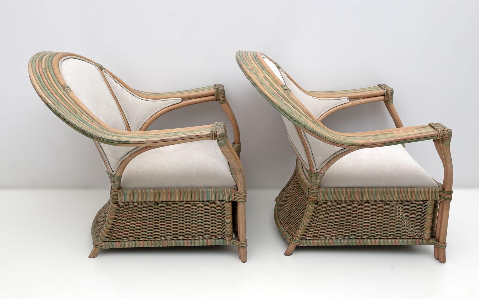 photo vintage Mid Century Modern Italian Rattan And Wicker Two Armchairs And Sofa, 1970s
