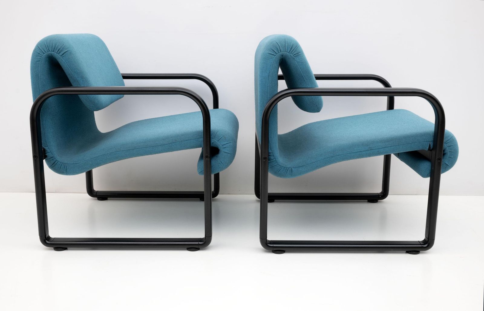 Post Modern Italian Fabric And Metal Armchairs By Arflex, 70s photo Furniture
