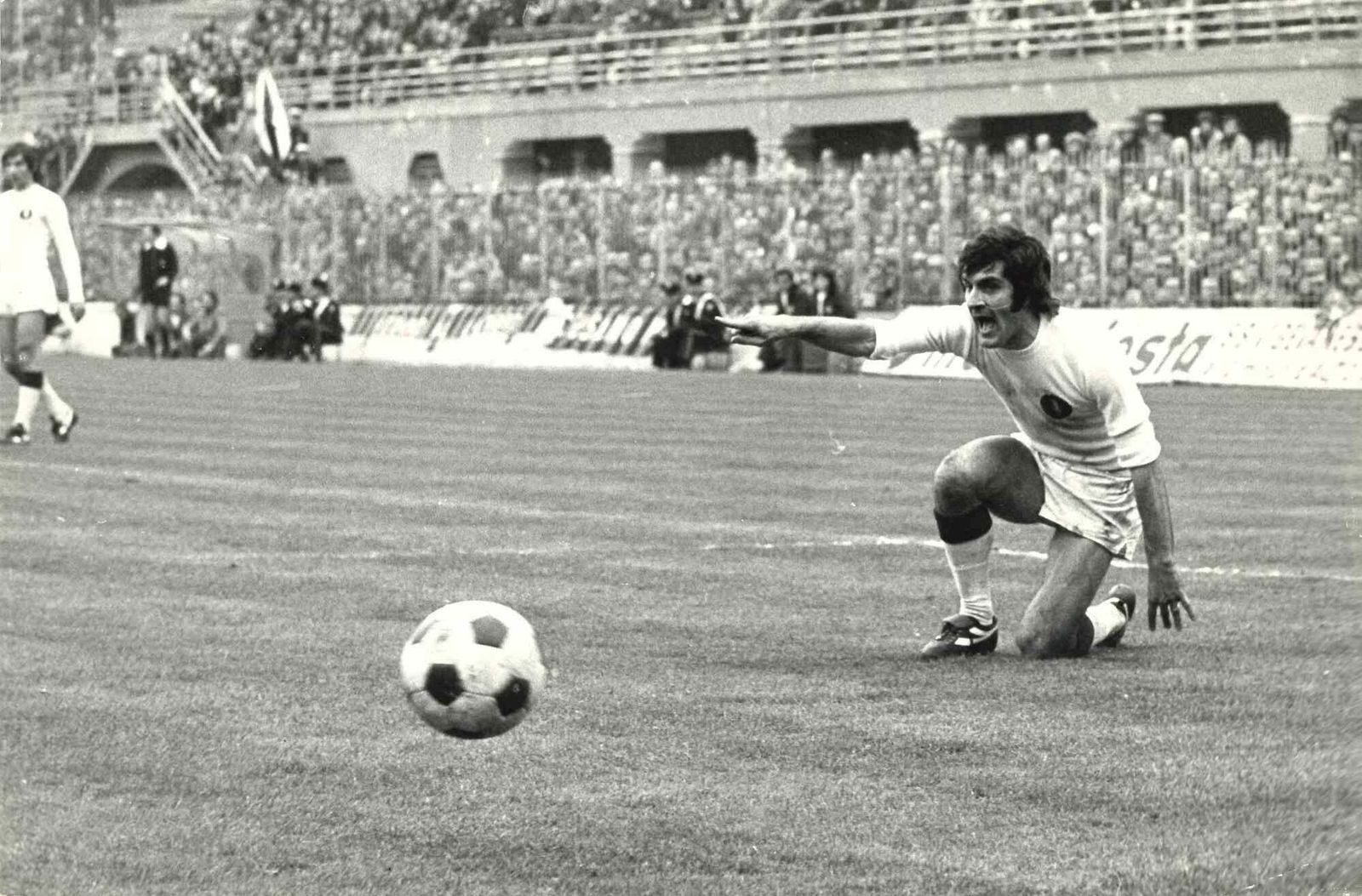 Unknownpaolo Pulici In Action   Vintage Photo   1970s1970s