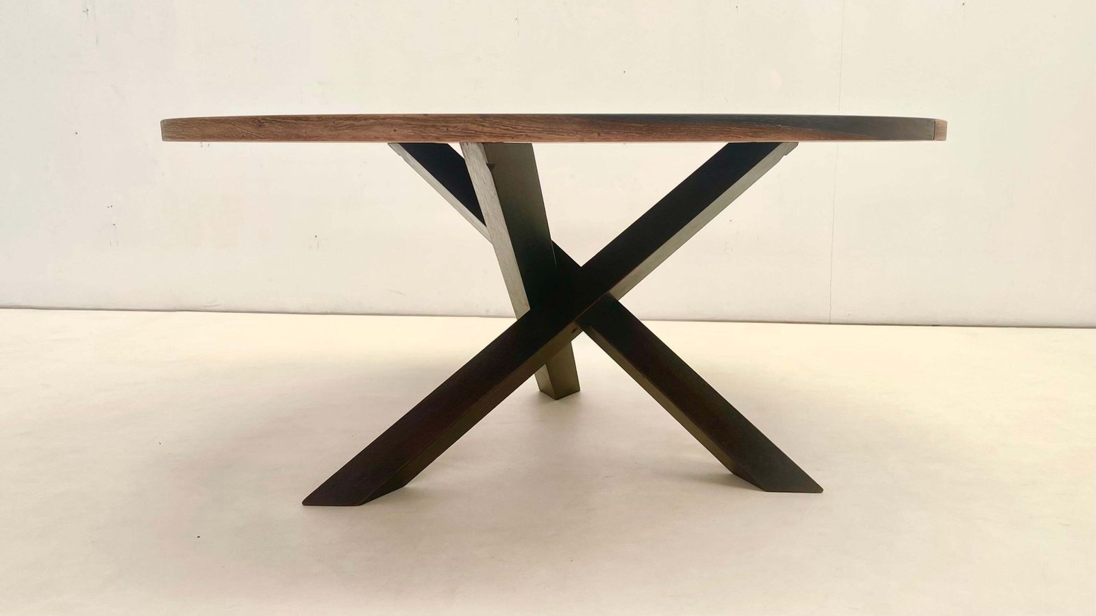 Martin Visser   Round Wengé Table photo Furniture