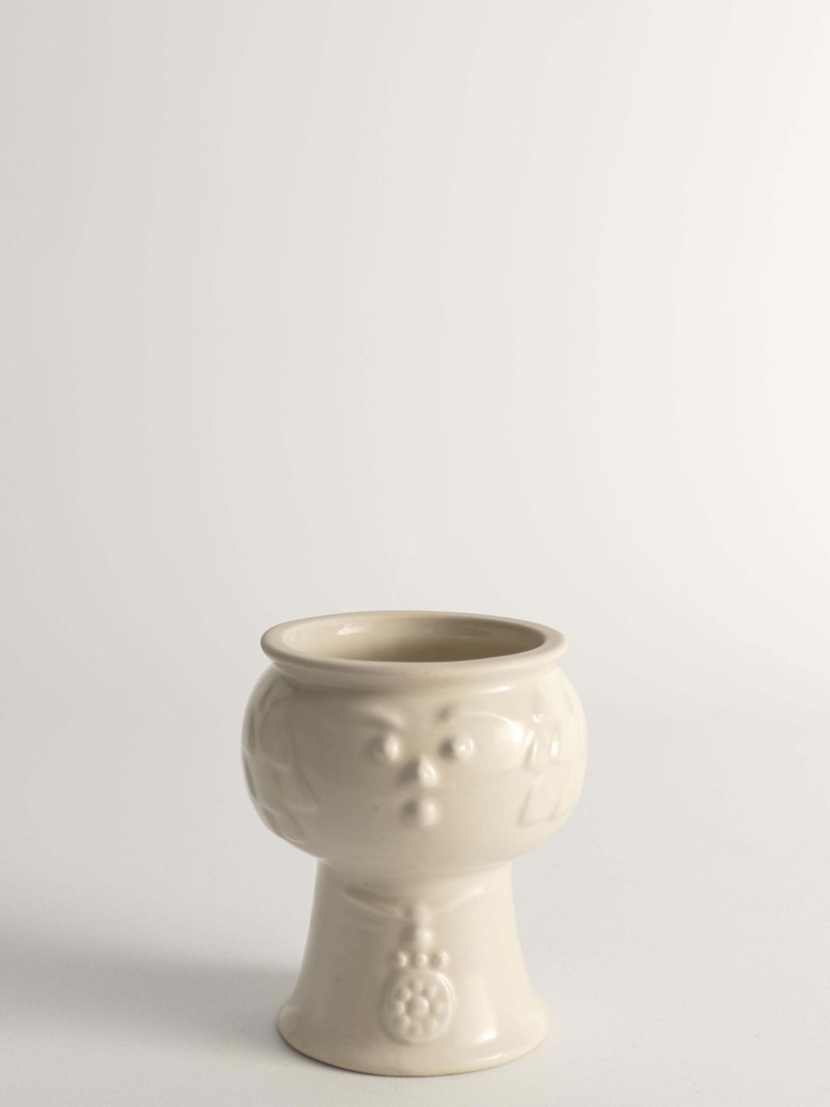 141.0 Scandinavian Modern White Porcelaine Face Vase By  Ancher Iversen, Aida, Denmark photo