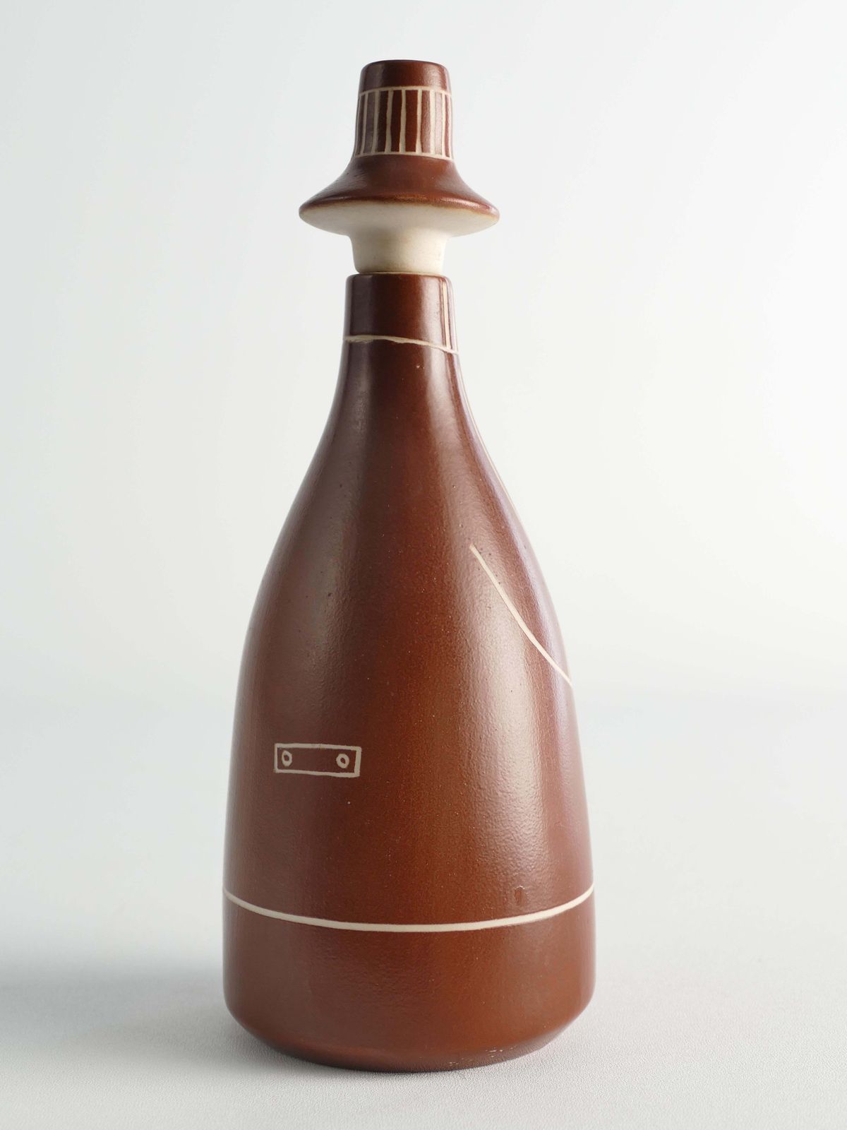 Scandinavian Modern "Tarina" Decanter By Arabia, Finland 1950s photo vinterior