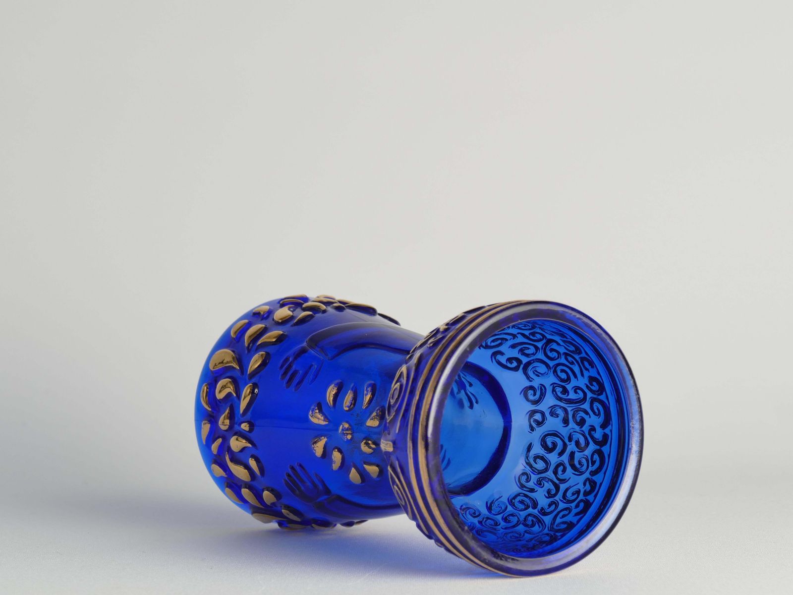 photo vinterior Mid Century Modern Cobalt Blue And Gold Glass Hyacinth Vase By Walther Glas