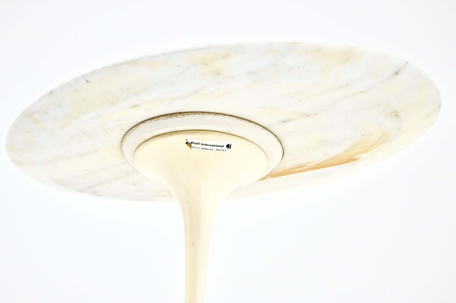Oval Side Table By Eero Saarinen For Knoll International, 1960s photo vinterior